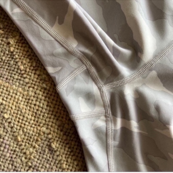 NWOT Athleta Elation 7/8 yoga athletic tights / leggings abalone grey camo print - Picture 6 of 12